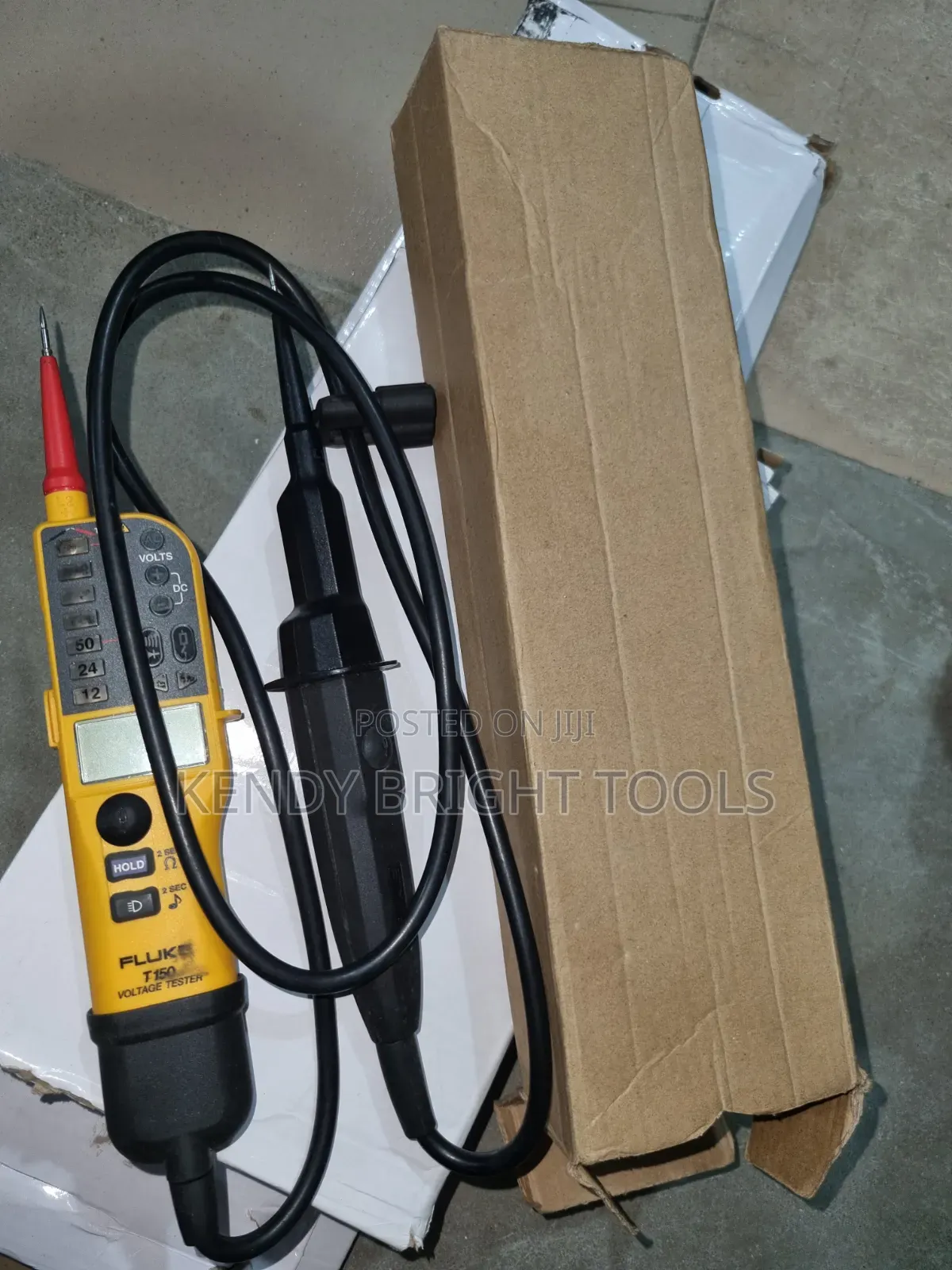 Fluke T150 Voltage Tester