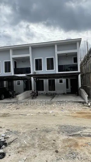 Furnished 4bdrm Apartment in New Estate, Ruuodomaya for sale