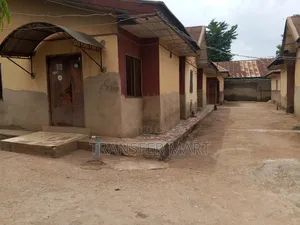 9bdrm Apartment in Maararaba, Mararaba for sale