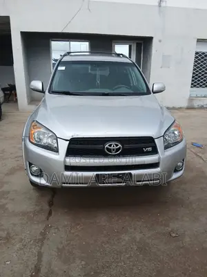 Toyota RAV4 2.5 Limited 2010 Silver