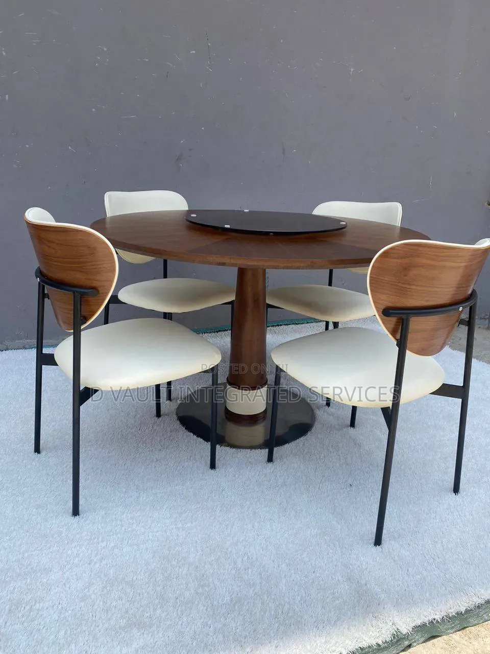 4 Seater Classic Dining.