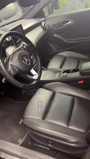 Mercedes-Benz GLA 250 2017 Black