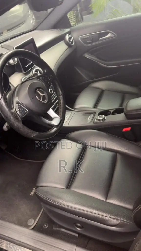 Mercedes-Benz GLA 250 2017 Black
