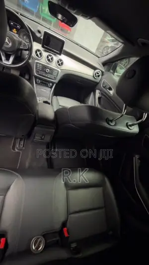 Mercedes-Benz GLA 250 2017 Black