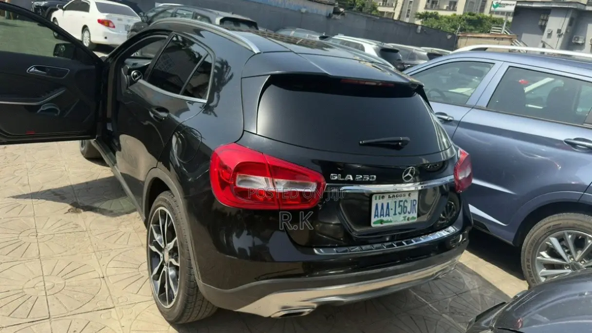 Mercedes-Benz GLA 250 2017 Black