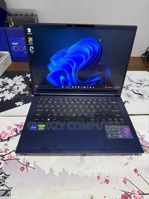 Laptop MSI Stealth 14 Studio A13VF 32GB Intel Core i7 SSD 1T