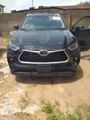 Toyota Highlander 2022 Black