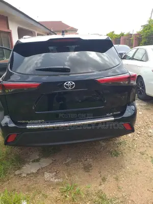 Toyota Highlander 2022 Black