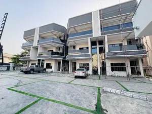 4bdrm Townhouse/Terrace in Utako for sale