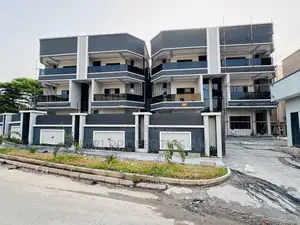 4bdrm Townhouse/Terrace in Utako for sale