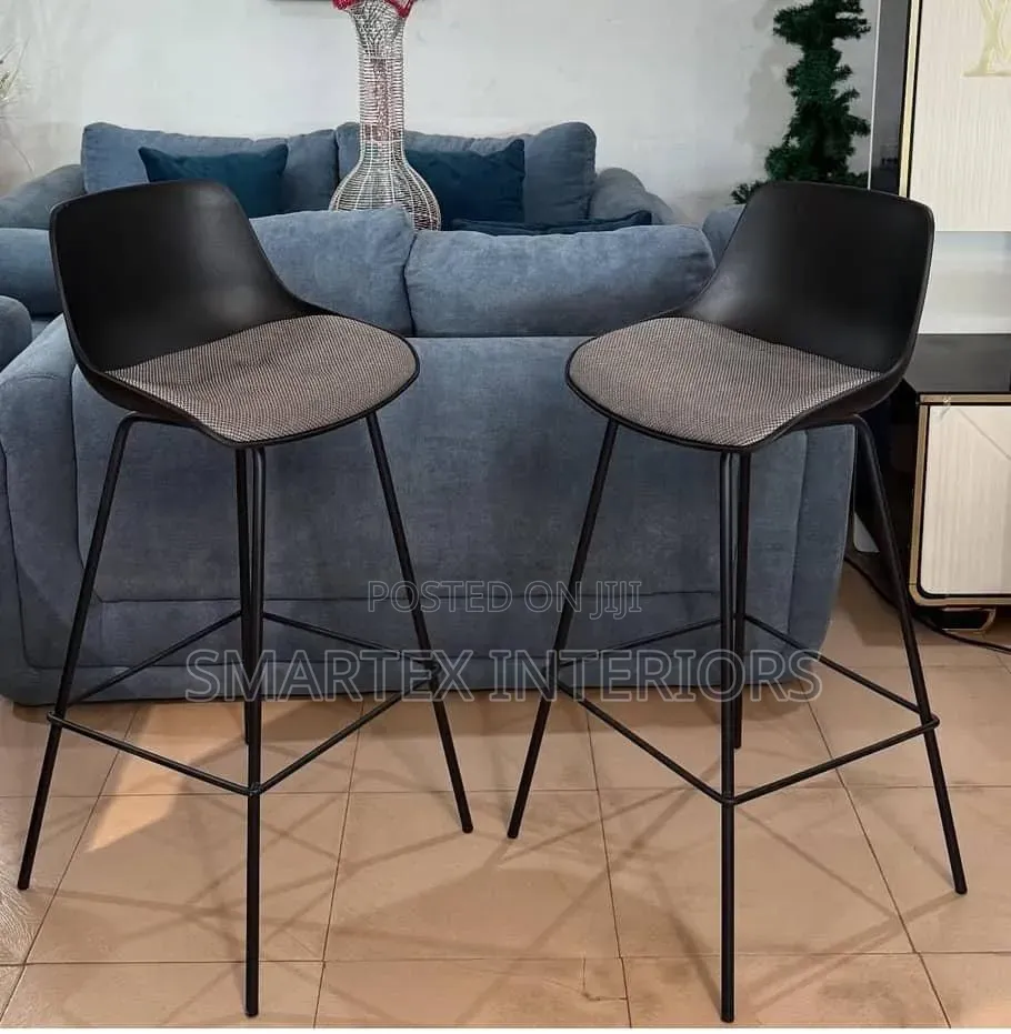 Plastic Iron Leg Padded High Barstool