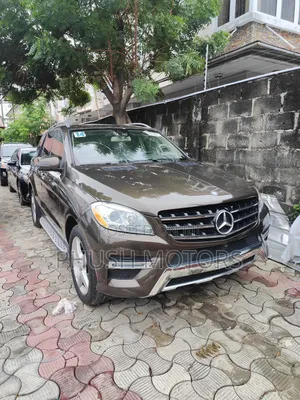Mercedes-Benz M Class ML350 4MATIC 4dr SUV AWD (3.5L 6cyl 7A) 2014