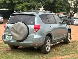 Toyota RAV4 Sport I4 4x4 2006 Blue