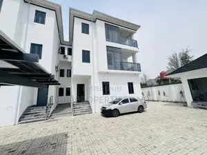 7bdrm Duplex in Kado for sale