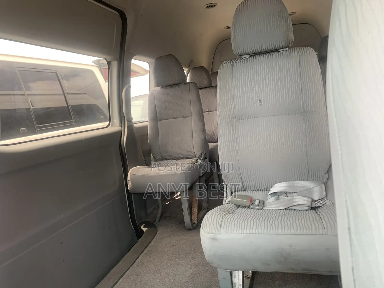 Toyota HiAce 2018 White
