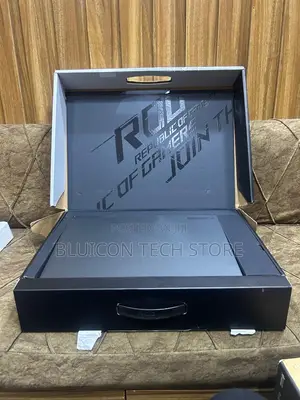 Laptop Asus ROG Zephyrus G16 32GB Intel Core i7 SSD 1T