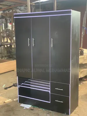 Wardrobe 4/6