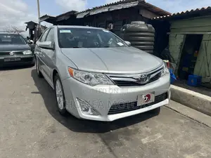 Toyota Camry 2014 Silver