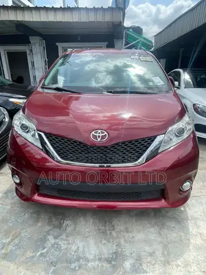Toyota Sienna XLE FWD 8-Passenger 2013 Burgundy