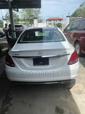 Mercedes-Benz C300 2016 White
