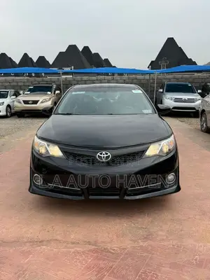 Toyota Camry SE 4dr Sedan (3.5L 6cyl 6A) 2014 Black
