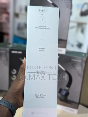 Green Lion Mag Led Desk Lamp With Wireless Charging Pad