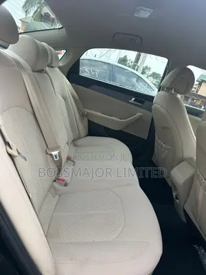 Hyundai Sonata Base Sedan FWD (2.4L 4cyl 6A) 2017 Black