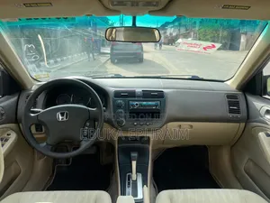 Honda Civic 2005 Gold