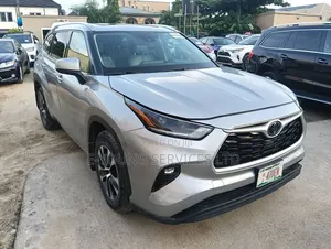 Toyota Highlander XLE AWD 2020 Silver
