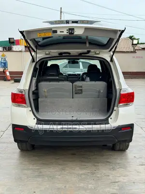Toyota Highlander Limited 2012 White