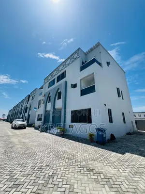 4bdrm Duplex in Chevron for rent