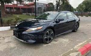 Toyota Camry XSE (2.5L 4cyl 8A) 2019 Blue