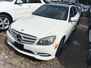 Mercedes-Benz C300 Sport 4Matic Sedan AWD (3.0L 6cyl 7A) 2010 White