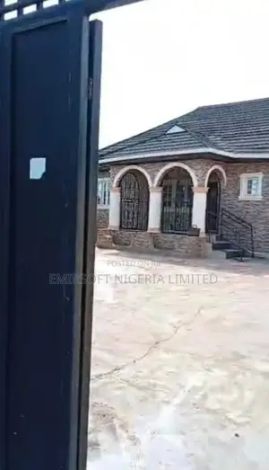 4bdrm Bungalow in Akala Express for sale