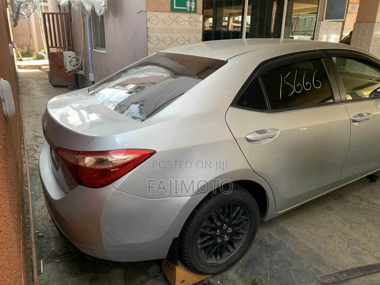 Toyota Corolla 2015 Silver