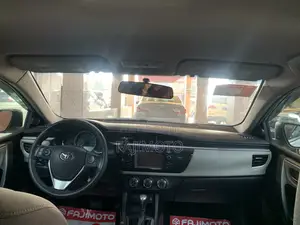 Toyota Corolla 2015 Silver