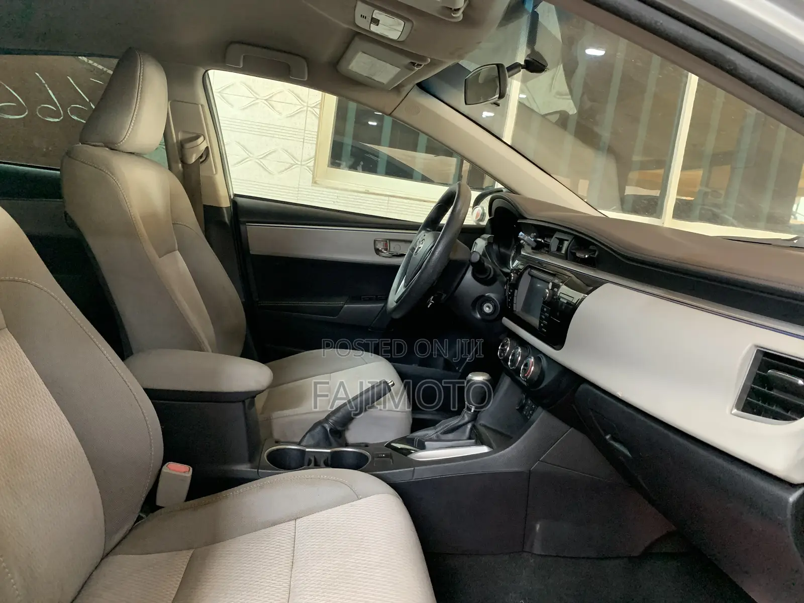 Toyota Corolla 2015 Silver