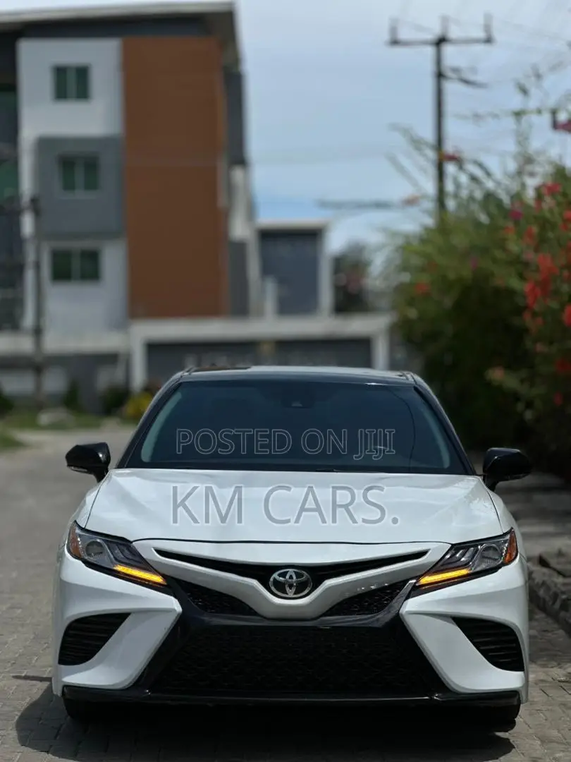 Toyota Camry XSE 2021 White