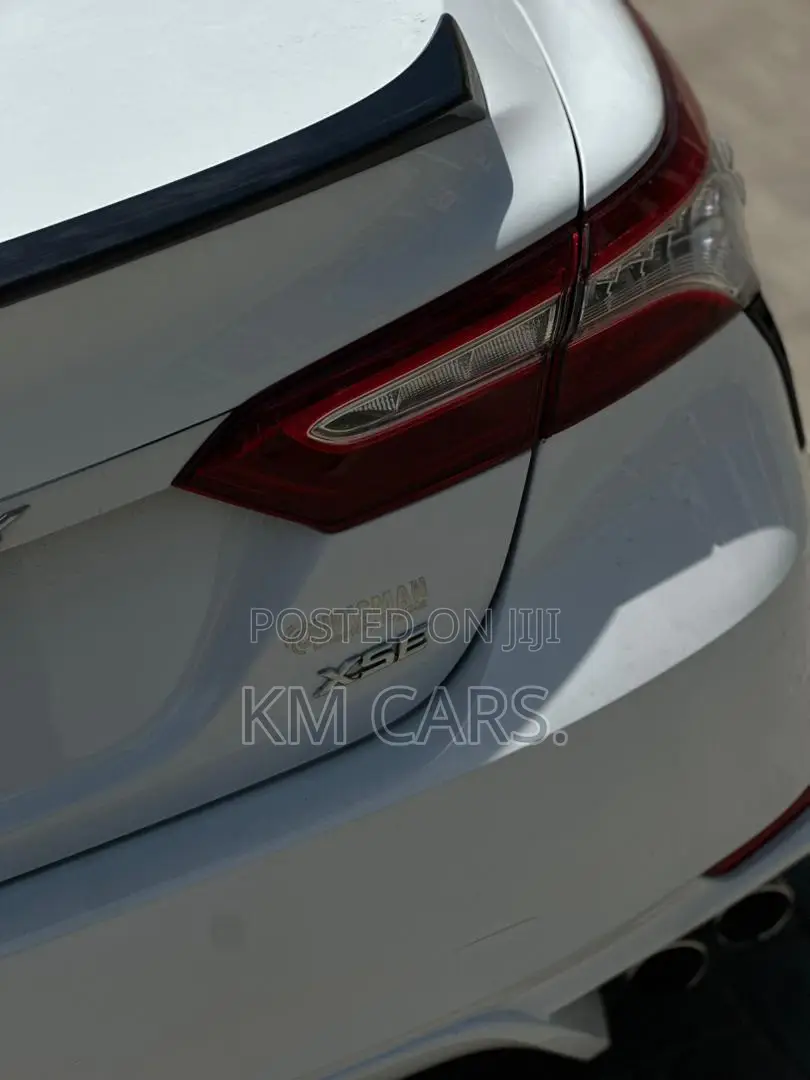 Toyota Camry XSE 2021 White