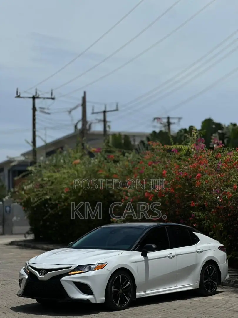 Toyota Camry XSE 2021 White