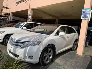 Toyota Venza AWD 2011 White