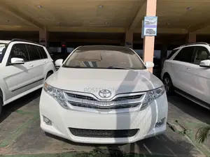 Toyota Venza AWD 2011 White
