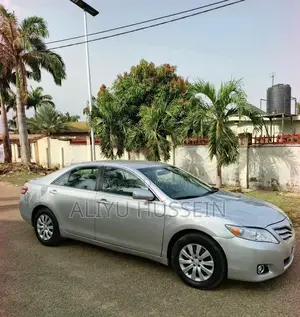 Toyota Camry 2010 Silver