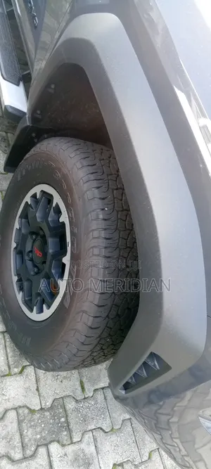New Toyota Tacoma TRD Off-Road Double Cab 4WD 5.0 ft. SB (Automatic)