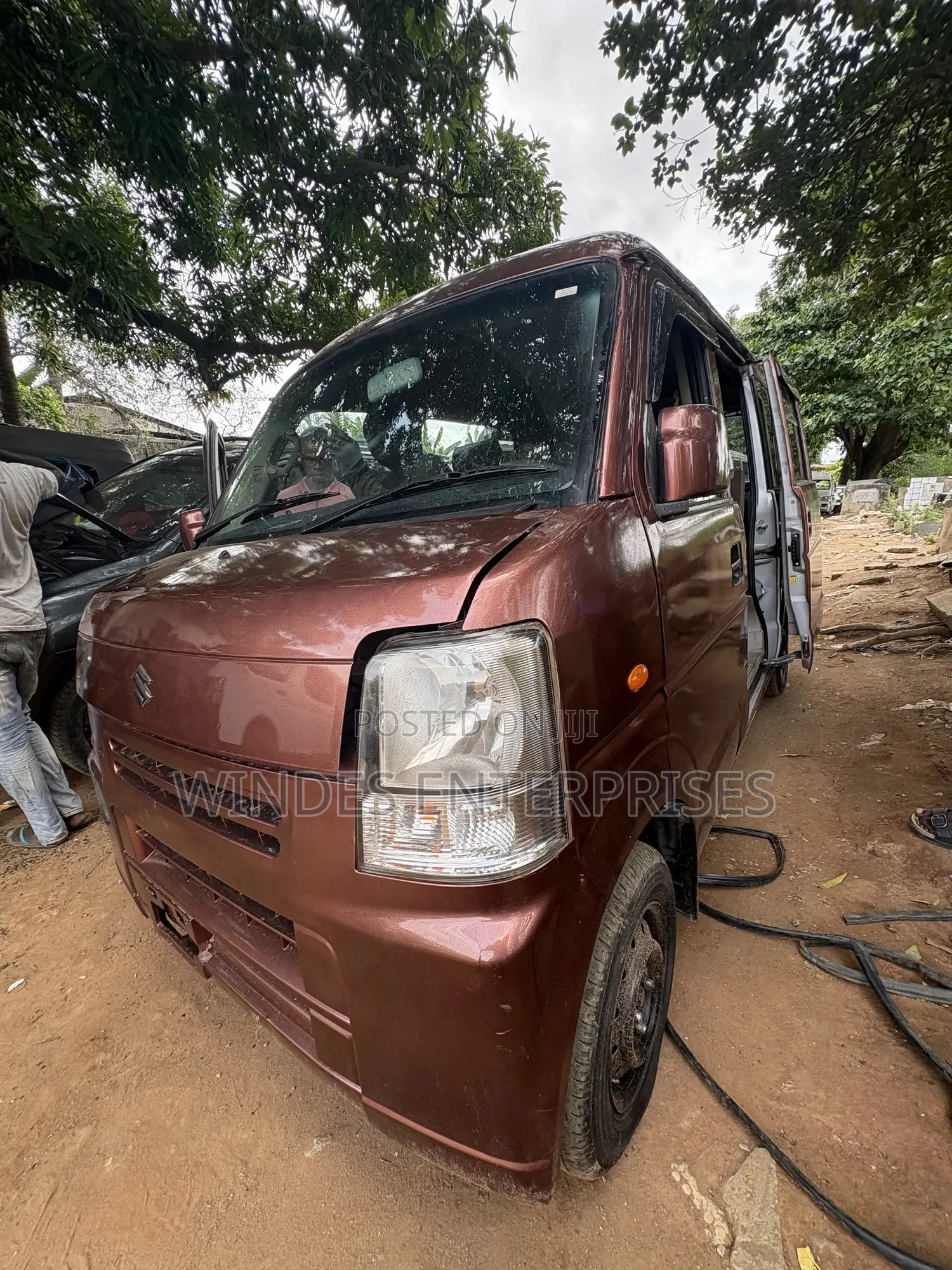 Suzuki Every 2012 Brown