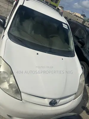 Toyota Sienna LE 2008 White