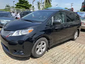 Toyota Sienna 2013 Black