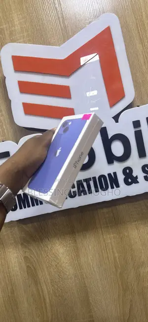 New Apple iPhone 13 256 GB Blue