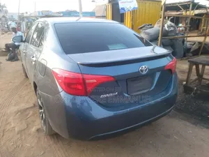 Toyota Corolla L 4dr Sedan (1.8L 4cyl 4A) 2014 Blue