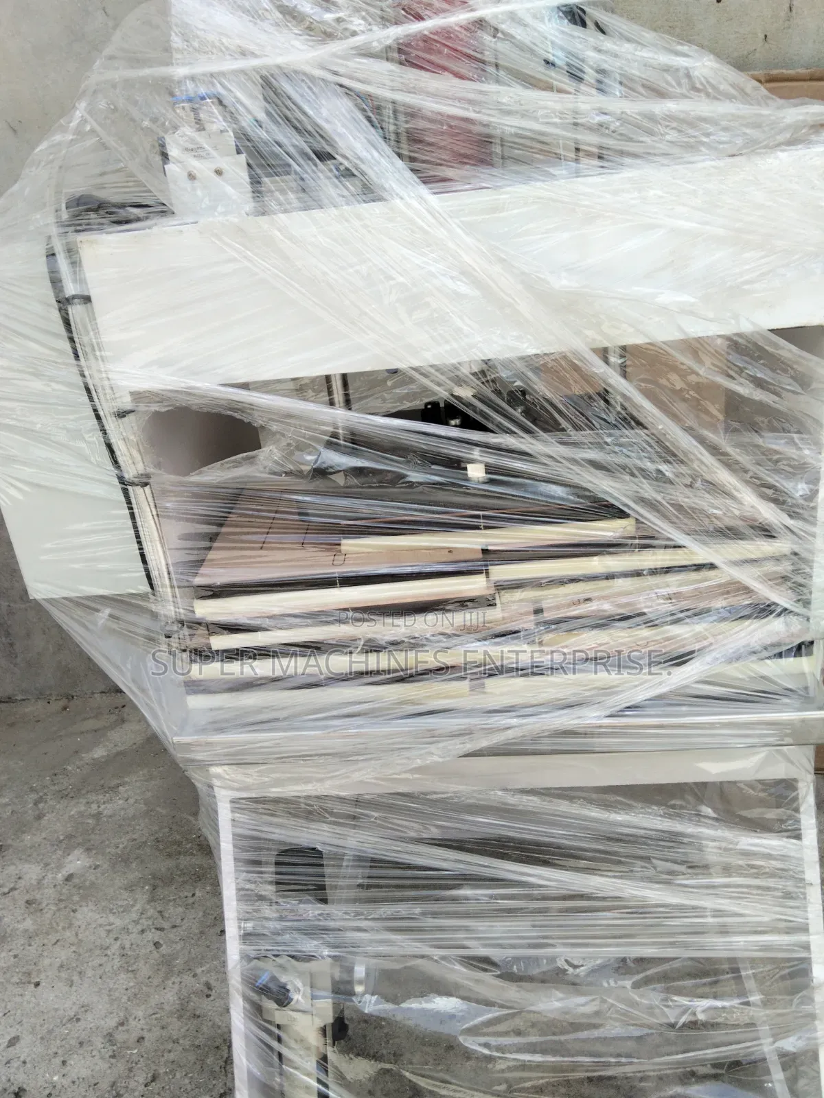 Pneumatic Nylon Punching Machine